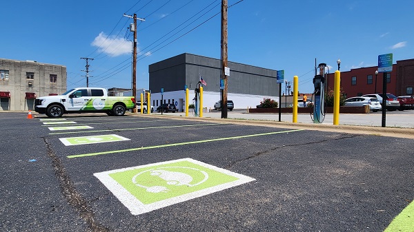 Ready to charge: New EV charging stations installed near downtown Neosho, Missouri